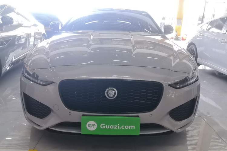 Used Jaguar XEL 2025 2.0T 250 PS R-DYNAMIC 90th Anniversary Edition Front