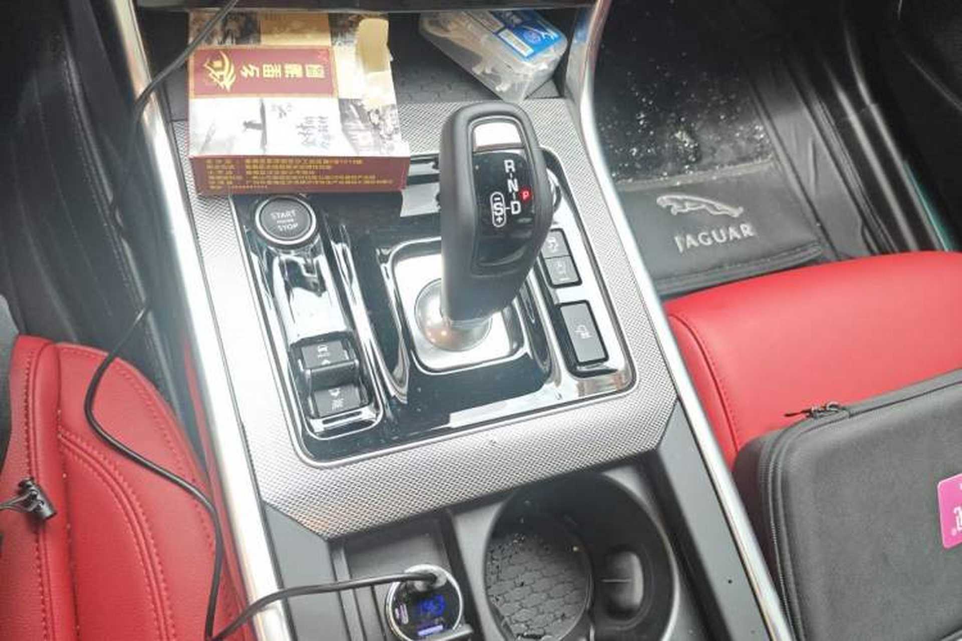 Used Jaguar XEL 2025 2.0T 250 PS R-DYNAMIC 90th Anniversary Edition Gear Lever