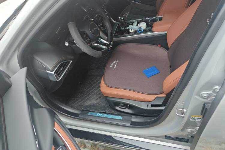 Used Jaguar XEL 2025 2.0T 250 PS R-DYNAMIC 90th Anniversary Edition Left Front Seat