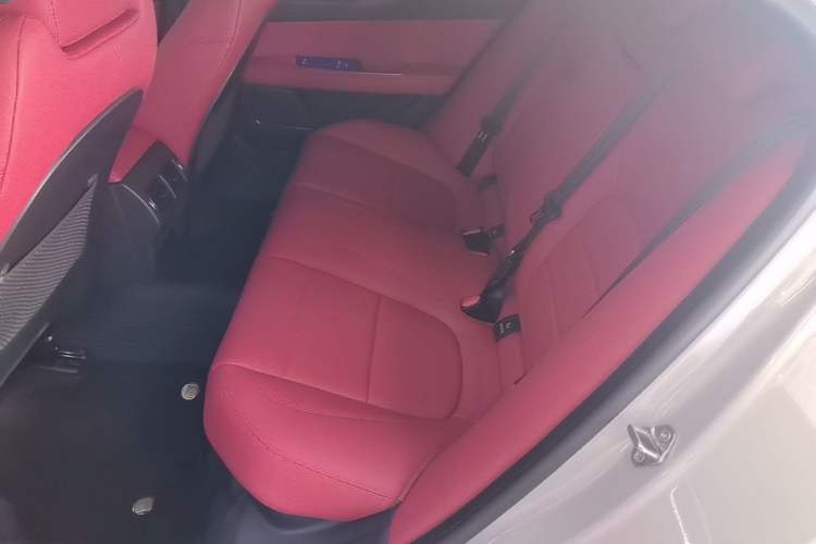 Used Jaguar XEL 2025 2.0T 250 PS R-DYNAMIC 90th Anniversary Edition Left Rear Seat