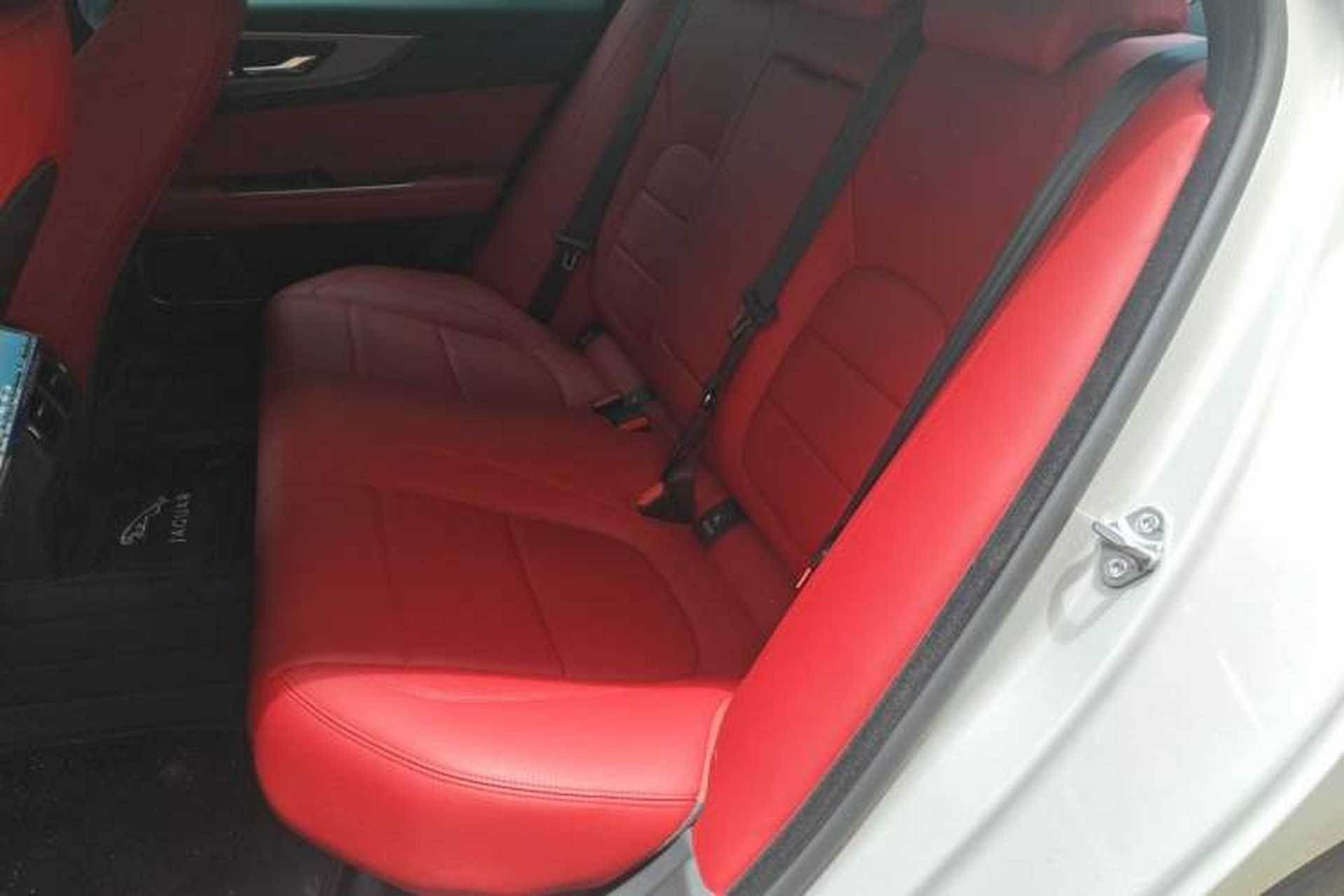 Used Jaguar XEL 2025 2.0T 250 PS R-DYNAMIC 90th Anniversary Edition Left Rear Seat