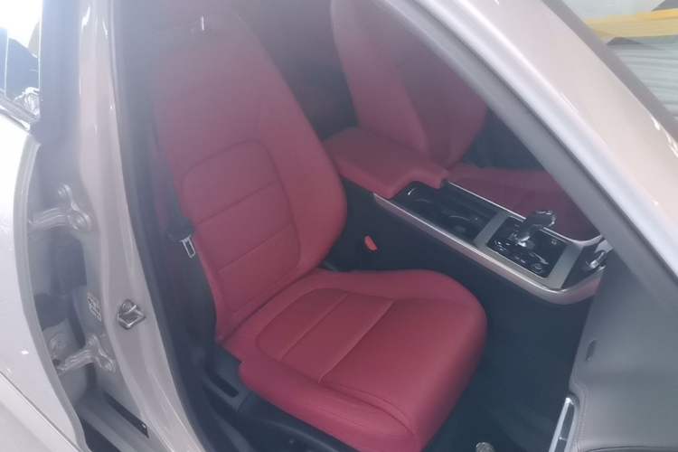 Used Jaguar XEL 2025 2.0T 250 PS R-DYNAMIC 90th Anniversary Edition Right Front Seat