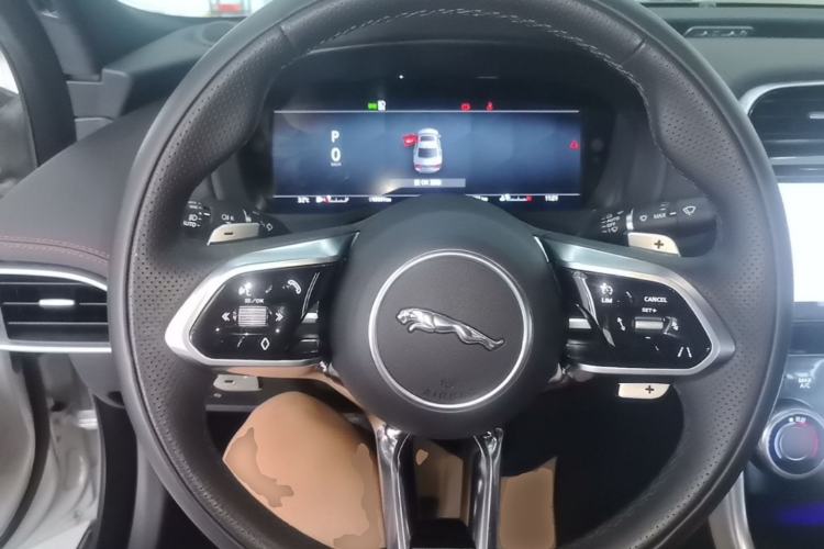 Used Jaguar XEL 2025 2.0T 250 PS R-DYNAMIC 90th Anniversary Edition Steering Wheel