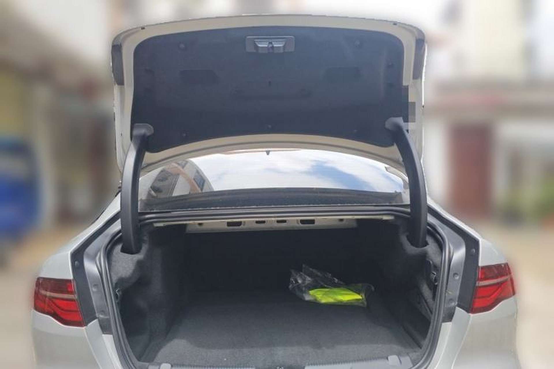 Used Jaguar XEL 2025 2.0T 250 PS R-DYNAMIC 90th Anniversary Edition Trunk