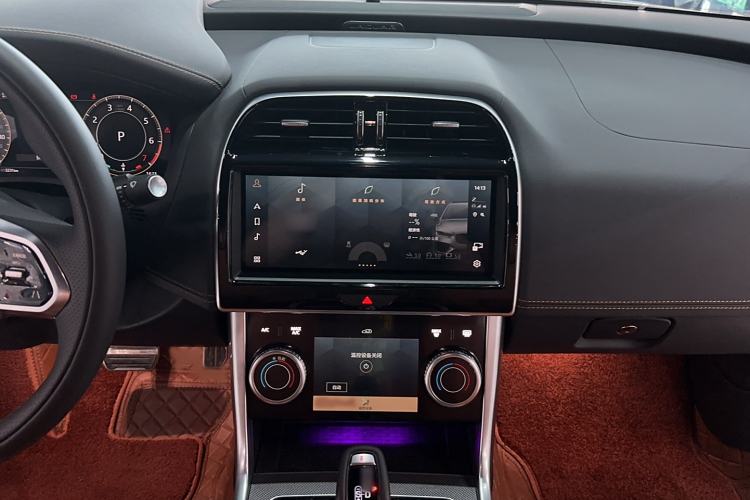 Used Jaguar XEL 2025 2.0T 250 PS R-DYNAMIC 90th Anniversary Edition Audio And AC Panel