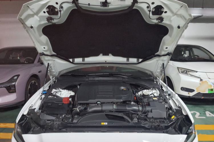 Used Jaguar XEL 2025 2.0T 250 PS R-DYNAMIC 90th Anniversary Edition Engine Bay