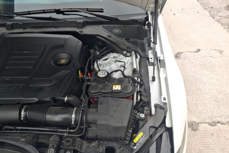 Used Jaguar XEL 2025 2.0T 250 PS R-DYNAMIC 90th Anniversary Edition Engine Bay Left