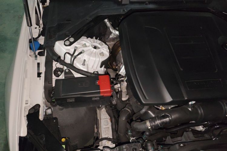 Used Jaguar XEL 2025 2.0T 250 PS R-DYNAMIC 90th Anniversary Edition Engine Bay Right