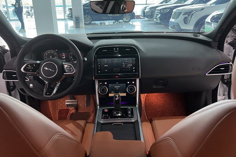 Used Jaguar XEL 2025 2.0T 250 PS R-DYNAMIC 90th Anniversary Edition Interior 5