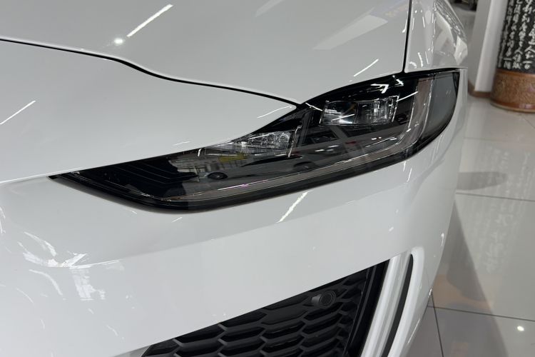 Used Jaguar XEL 2025 2.0T 250 PS R-DYNAMIC 90th Anniversary Edition Left Front Headlight