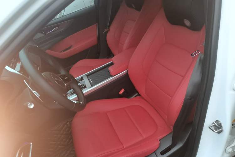 Used Jaguar XEL 2025 2.0T 250 PS R-DYNAMIC 90th Anniversary Edition Left Front Seat