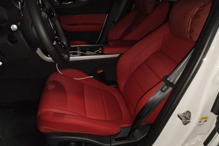 Used Jaguar XEL 2025 2.0T 250 PS R-DYNAMIC 90th Anniversary Edition Left Front Seat