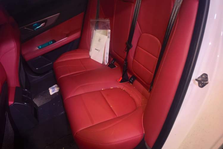 Used Jaguar XEL 2025 2.0T 250 PS R-DYNAMIC 90th Anniversary Edition Left Rear Seat