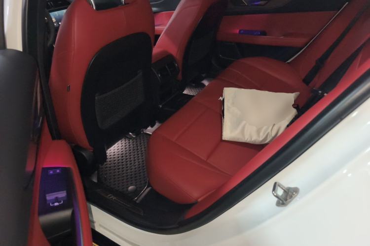 Used Jaguar XEL 2025 2.0T 250 PS R-DYNAMIC 90th Anniversary Edition Left Rear Seat