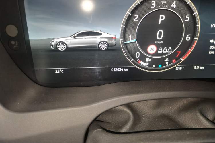 Used Jaguar XEL 2025 2.0T 250 PS R-DYNAMIC 90th Anniversary Edition Odometer Close Up