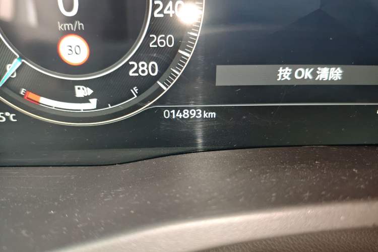 Used Jaguar XEL 2025 2.0T 250 PS R-DYNAMIC 90th Anniversary Edition Odometer Close Up