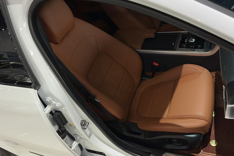 Used Jaguar XEL 2025 2.0T 250 PS R-DYNAMIC 90th Anniversary Edition Right Front Seat