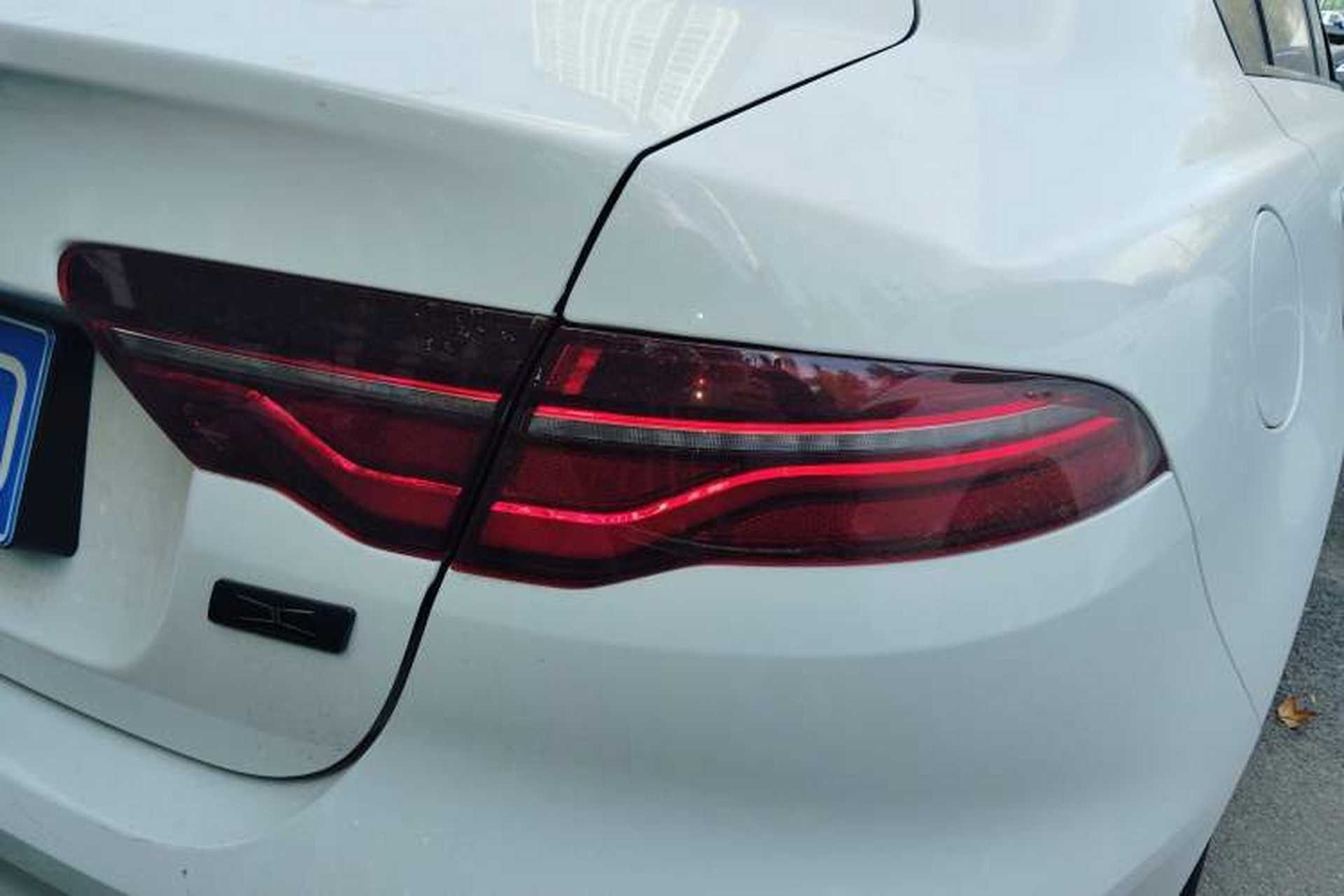 Used Jaguar XEL 2025 2.0T 250 PS R-DYNAMIC 90th Anniversary Edition Right Rear Taillight