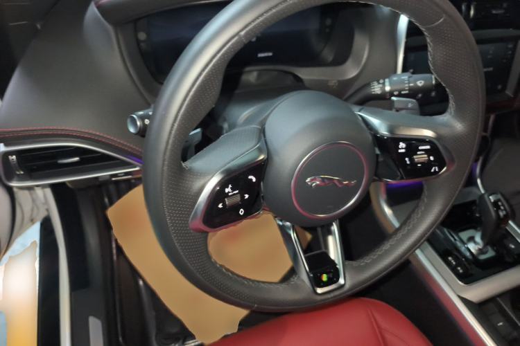 Used Jaguar XEL 2025 2.0T 250 PS R-DYNAMIC 90th Anniversary Edition Steering Wheel