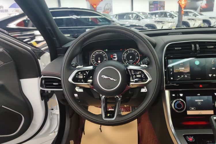 Used Jaguar XEL 2025 2.0T 250 PS R-DYNAMIC 90th Anniversary Edition Steering Wheel