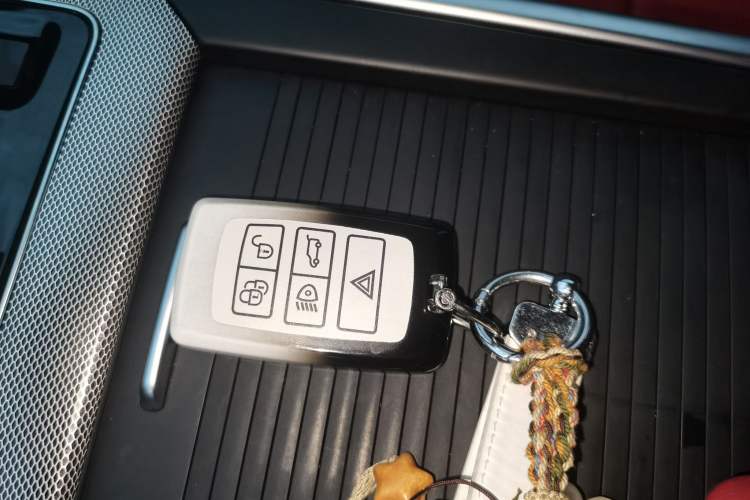 Used Jaguar XEL 2025 2.0T 250 PS R-DYNAMIC 90th Anniversary Edition Vehicle Key