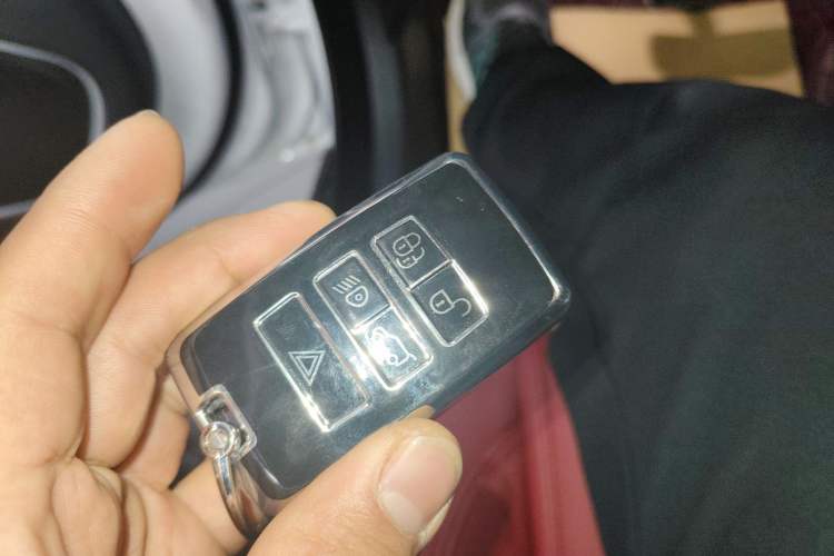Used Jaguar XEL 2025 2.0T 250 PS R-DYNAMIC 90th Anniversary Edition Vehicle Key