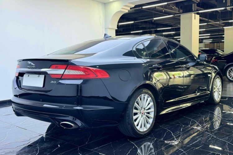 Used Jaguar XF 2015 XF 3.0 SC R-Sport Luxury Edition Exterior 13