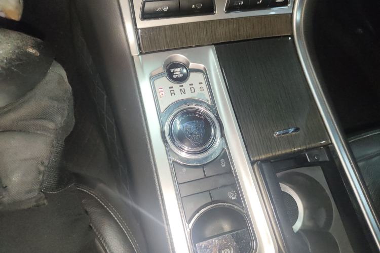 Used Jaguar XF 2015 XF 3.0 SC R-Sport Luxury Edition Gear Lever