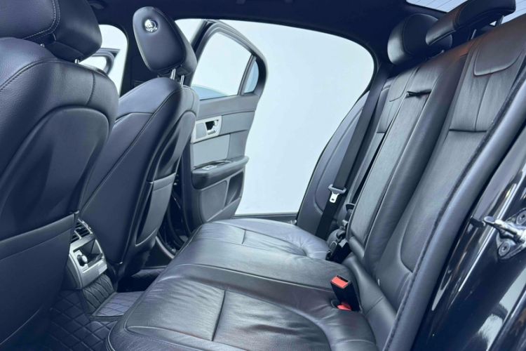 Used Jaguar XF 2015 XF 3.0 SC R-Sport Luxury Edition Interior 12