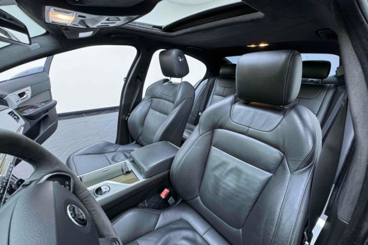 Used Jaguar XF 2015 XF 3.0 SC R-Sport Luxury Edition Interior 14