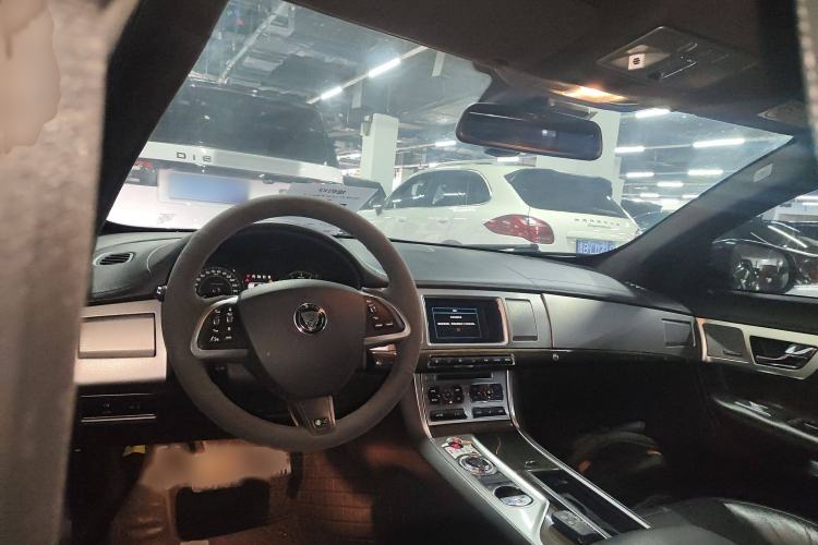 Used Jaguar XF 2015 XF 3.0 SC R-Sport Luxury Edition Interior 2