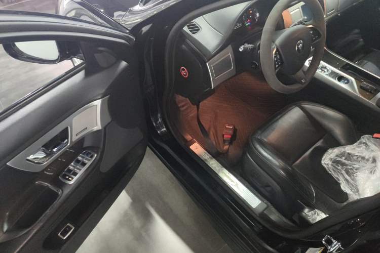 Used Jaguar XF 2015 XF 3.0 SC R-Sport Luxury Edition Interior 3
