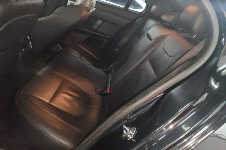 Used Jaguar XF 2015 XF 3.0 SC R-Sport Luxury Edition Interior 4