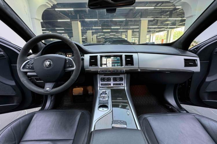 Used Jaguar XF 2015 XF 3.0 SC R-Sport Luxury Edition Interior 7