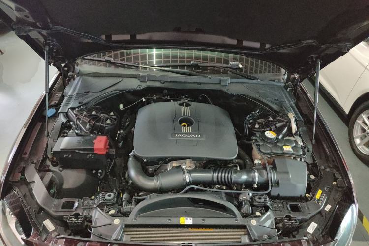 Used Jaguar XF 2016 XF 2.0T Two-Wheel-Drive R-Sport Sport Edition Engine Bay