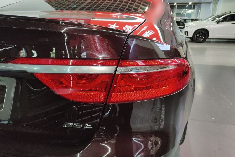Used Jaguar XF 2016 XF 2.0T Two-Wheel-Drive R-Sport Sport Edition Right Rear Taillight