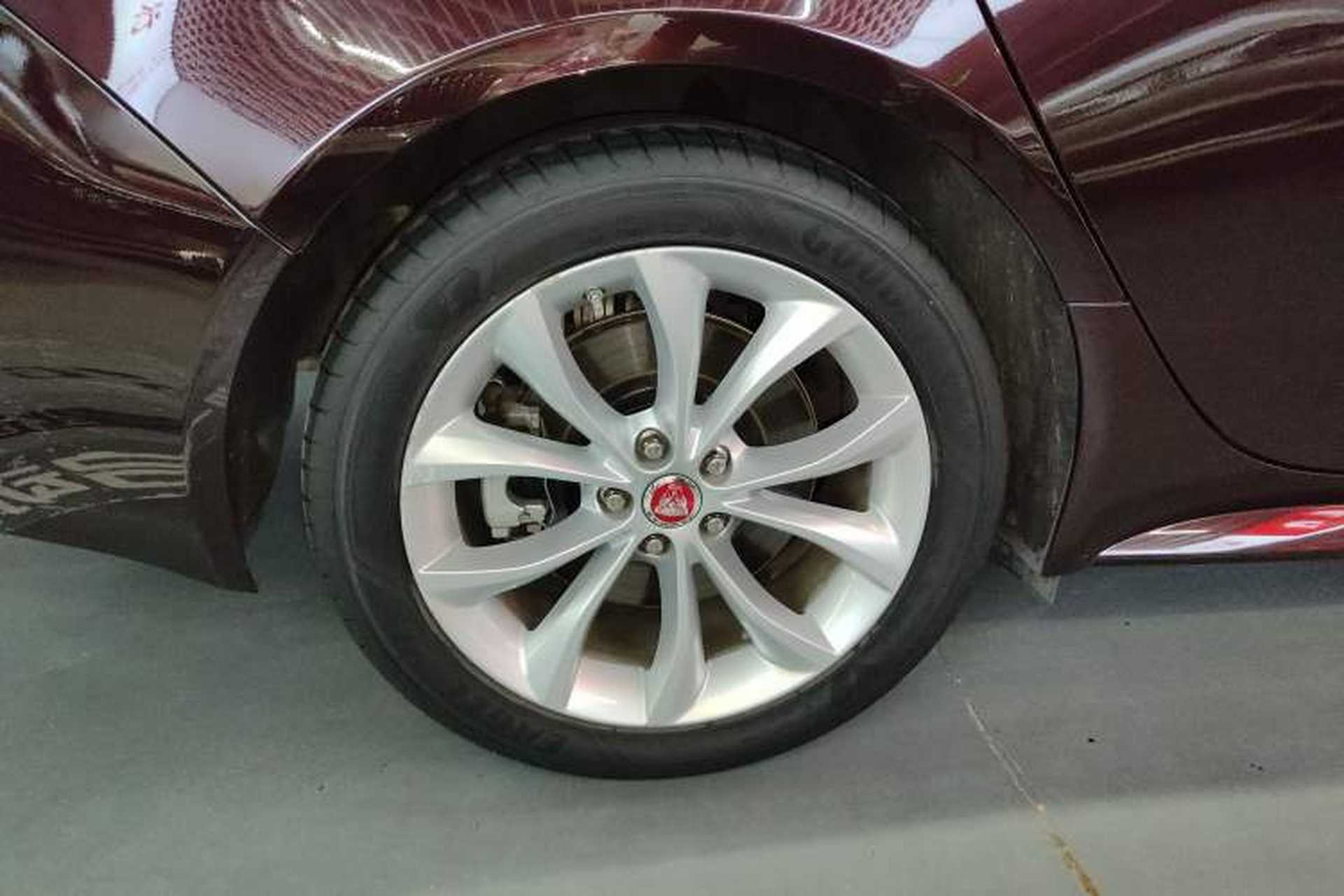 Used Jaguar XF 2016 XF 2.0T Two-Wheel-Drive R-Sport Sport Edition Right Rear Wheel Hub