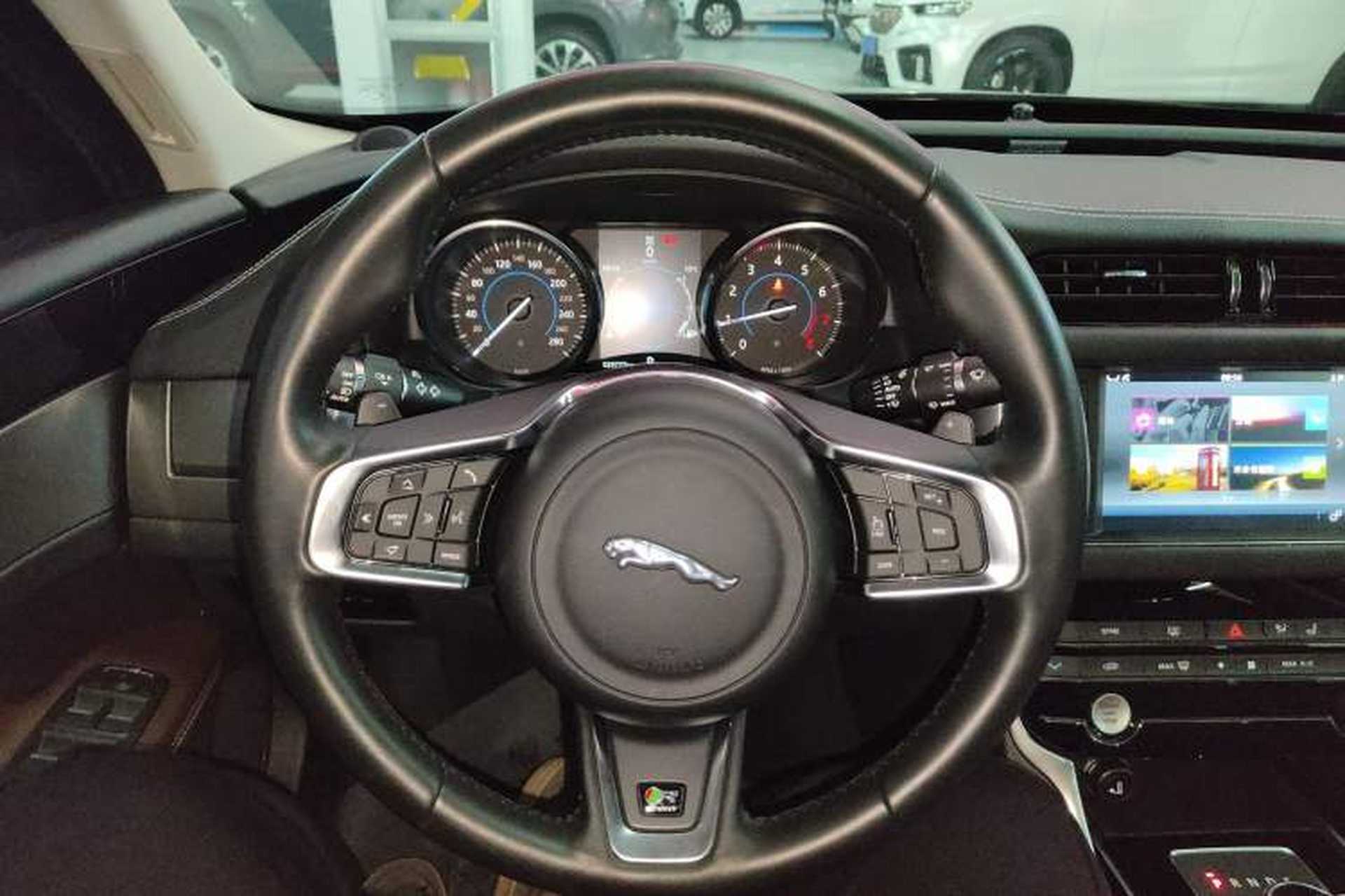 Used Jaguar XF 2016 XF 2.0T Two-Wheel-Drive R-Sport Sport Edition Steering Wheel