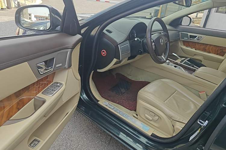 Used Jaguar XF 2008 XF 3.0 V6 Premium Luxury Edition Driver Seat