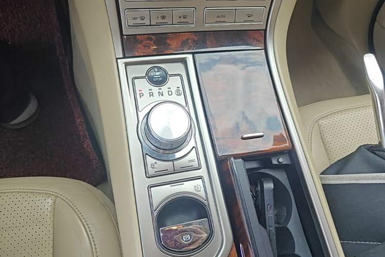 Used Jaguar XF 2008 XF 3.0 V6 Premium Luxury Edition Gear Lever
