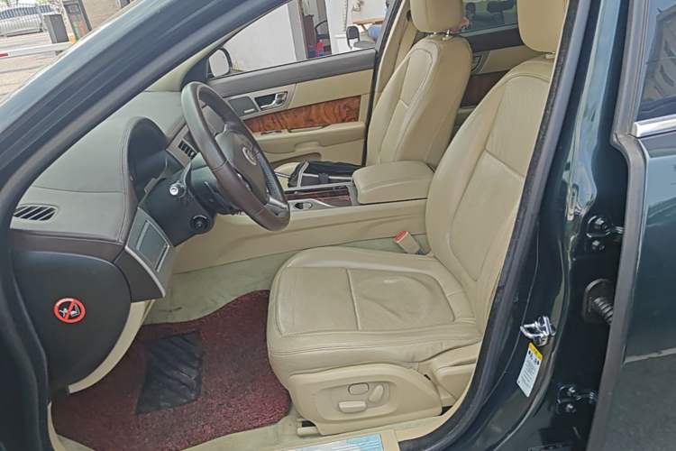 Used Jaguar XF 2008 XF 3.0 V6 Premium Luxury Edition Left Front Seat