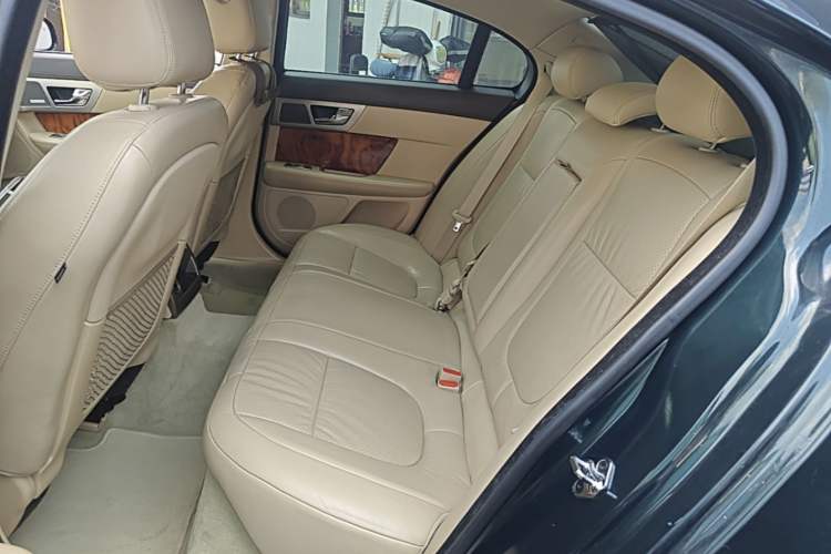Used Jaguar XF 2008 XF 3.0 V6 Premium Luxury Edition Left Rear Seat