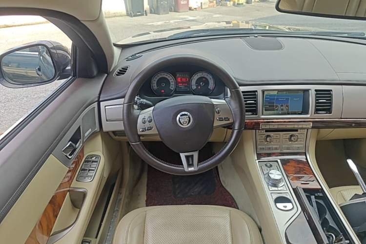 Used Jaguar XF 2008 XF 3.0 V6 Premium Luxury Edition Steering Wheel