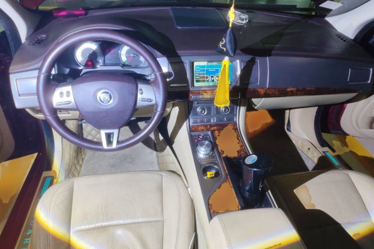 Used Jaguar XF 2008 XF 3.0 V6 Premium Luxury Edition Center Console