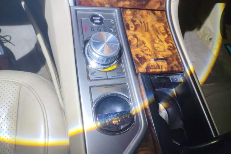 Used Jaguar XF 2008 XF 3.0 V6 Premium Luxury Edition Gear Lever