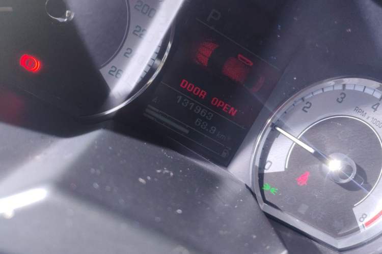 Used Jaguar XF 2008 XF 3.0 V6 Premium Luxury Edition Odometer Close Up