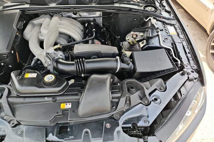 Used Jaguar XF 2009 XF 3.0L V6 Luxury Edition Engine Bay Left