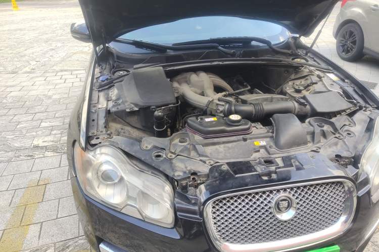 Used Jaguar XF 2009 XF 3.0L V6 Luxury Edition Engine Bay Right