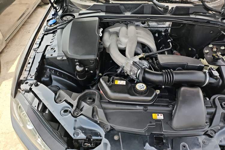 Used Jaguar XF 2009 XF 3.0L V6 Luxury Edition Engine Bay Right
