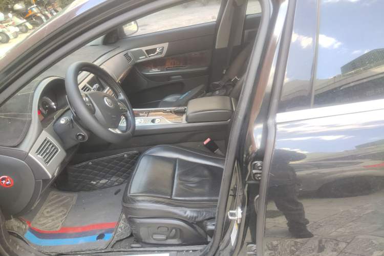 Used Jaguar XF 2009 XF 3.0L V6 Luxury Edition Left Front Seat